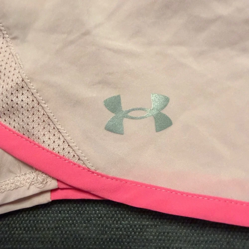 Under Armour HeatGear Fly By Running Shorts Pink Blue XL Loose Fit Athletic‎